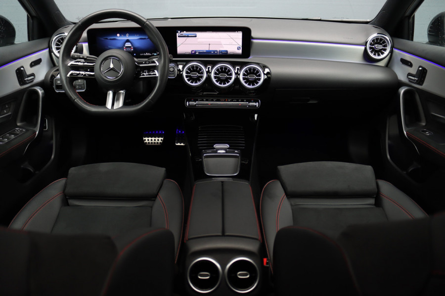 Mercedes-Benz A-Klasse 250 e AMG Line | Panoramadak | Memory | Distronic | HUD | Keyless Go | Advanced Sound System | Sfeerverlichting | Multibeam LED | Augmented Reality |