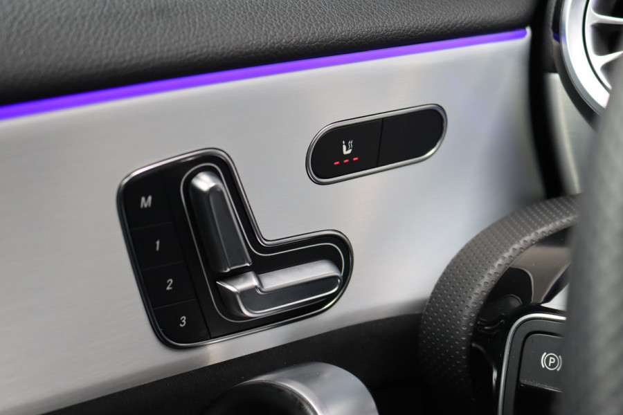Mercedes-Benz A-Klasse 250 e AMG Line | Panoramadak | Memory | Distronic | HUD | Keyless Go | Advanced Sound System | Sfeerverlichting | Multibeam LED | Augmented Reality |