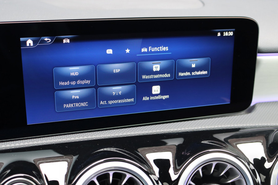 Mercedes-Benz A-Klasse 250 e AMG Line | Panoramadak | Memory | Distronic | HUD | Keyless Go | Advanced Sound System | Sfeerverlichting | Multibeam LED | Augmented Reality |
