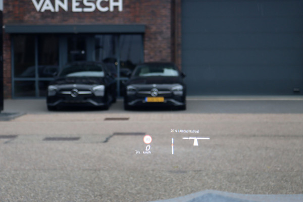 Mercedes-Benz A-Klasse 250 e AMG Line | Panoramadak | Memory | Distronic | HUD | Keyless Go | Advanced Sound System | Sfeerverlichting | Multibeam LED | Augmented Reality |