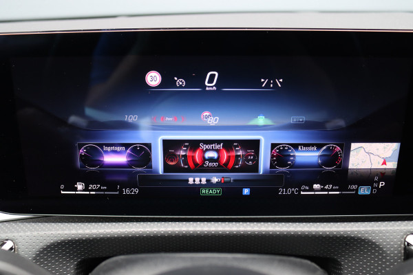 Mercedes-Benz A-Klasse 250 e AMG Line | Panoramadak | Memory | Distronic | HUD | Keyless Go | Advanced Sound System | Sfeerverlichting | Multibeam LED | Augmented Reality |