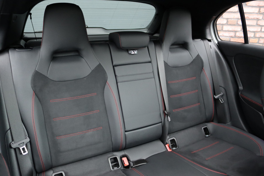 Mercedes-Benz A-Klasse 250 e AMG Line | Panoramadak | Memory | Distronic | HUD | Keyless Go | Advanced Sound System | Sfeerverlichting | Multibeam LED | Augmented Reality |