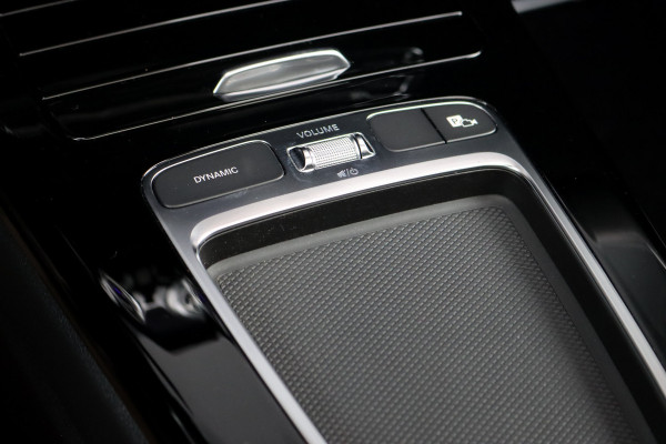 Mercedes-Benz A-Klasse 250 e AMG Line | Panoramadak | Memory | Distronic | HUD | Keyless Go | Advanced Sound System | Sfeerverlichting | Multibeam LED | Augmented Reality |