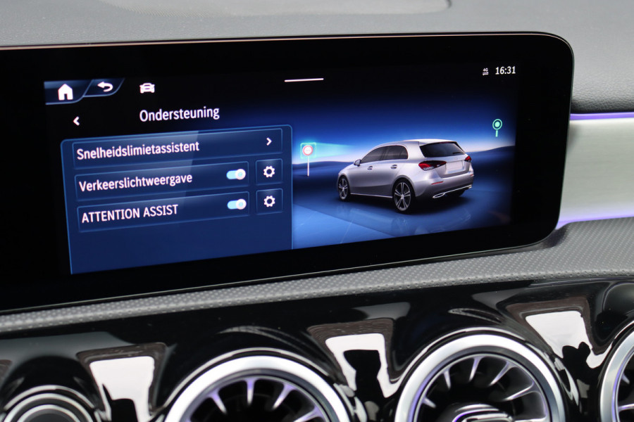 Mercedes-Benz A-Klasse 250 e AMG Line | Panoramadak | Memory | Distronic | HUD | Keyless Go | Advanced Sound System | Sfeerverlichting | Multibeam LED | Augmented Reality |