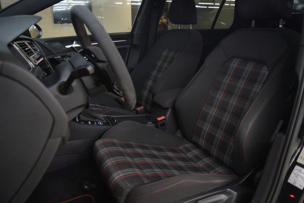 Volkswagen Golf 2.0 TSI GTI Performance PANO/CARPLAY/STOELVER/CAM/ACC/VOL