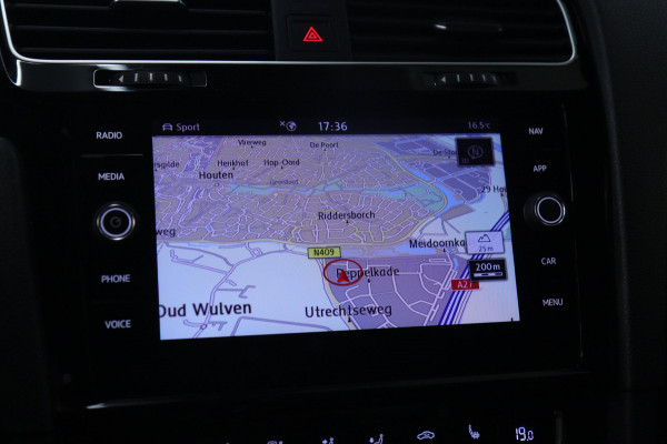 Volkswagen Golf 2.0 TSI GTI Performance PANO/CARPLAY/STOELVER/CAM/ACC/VOL