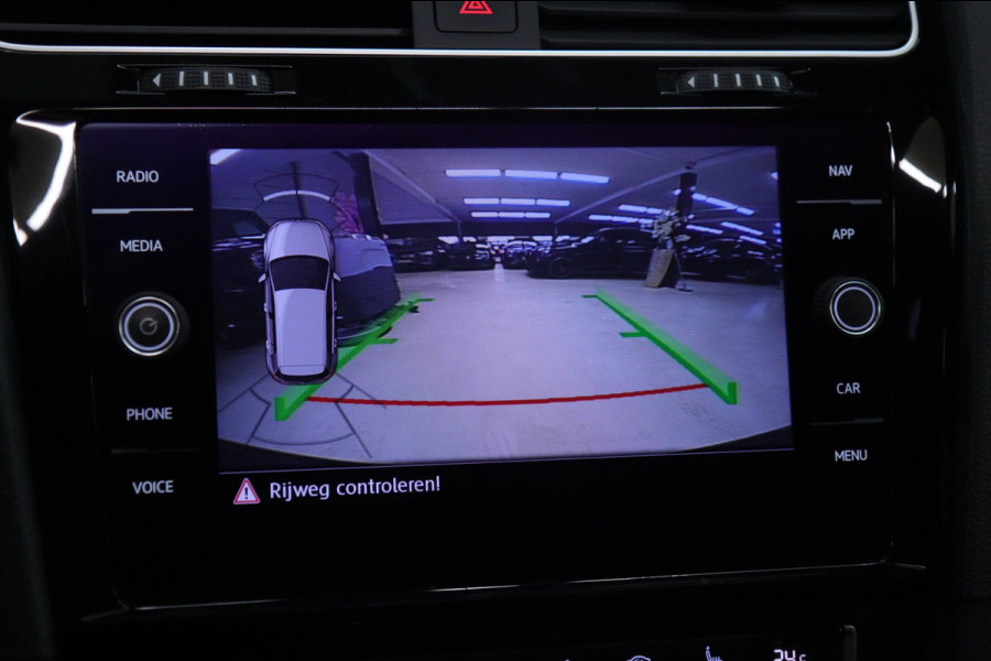 Volkswagen Golf 2.0 TSI GTI Performance PANO/CARPLAY/STOELVER/CAM/ACC/VOL
