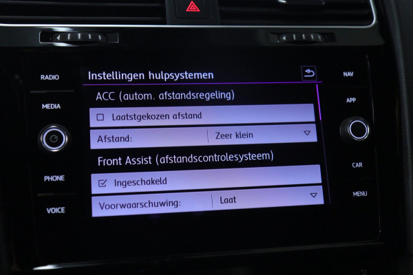 Volkswagen Golf 2.0 TSI GTI Performance PANO/CARPLAY/STOELVER/CAM/ACC/VOL