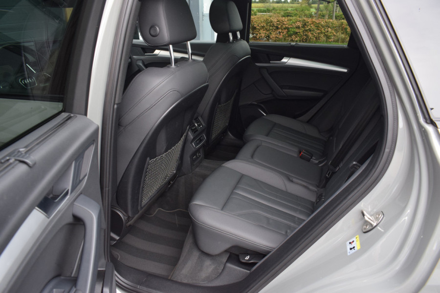 Audi Q5 50 TFSI e S-line | Luchtvering | Pano | Leer | Quantum Grijs