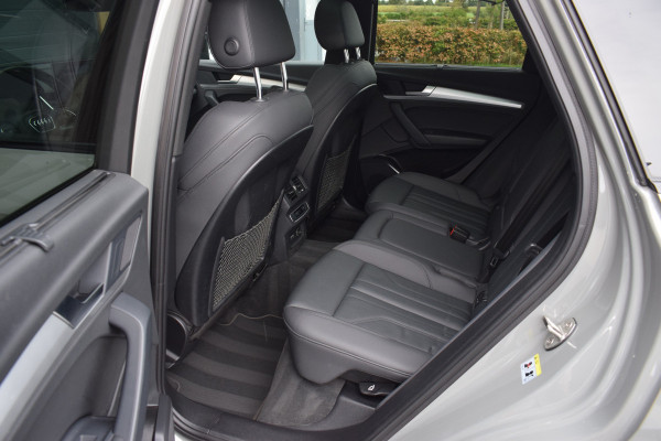 Audi Q5 50 TFSI e S-line | Luchtvering | Pano | Leer | Quantum Grijs