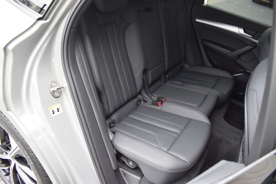 Audi Q5 50 TFSI e S-line | Luchtvering | Pano | Leer | Quantum Grijs