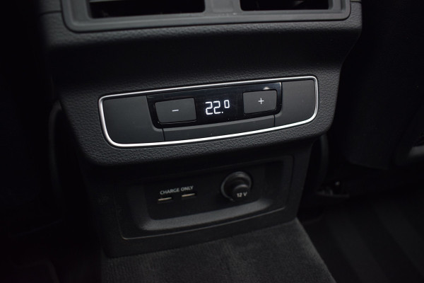 Audi Q5 50 TFSI e S-line | Luchtvering | Pano | Leer | Quantum Grijs