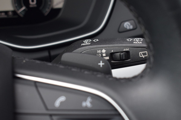 Audi Q5 50 TFSI e S-line | Luchtvering | Pano | Leer | Quantum Grijs