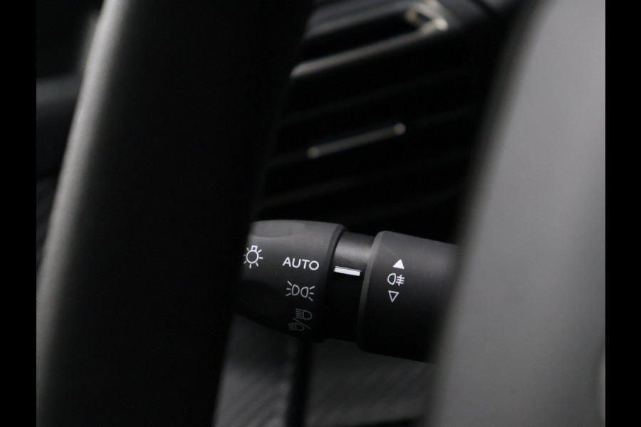 Peugeot 208 1.2 PureTech Like [CRUISE CONTROL, AIRCO, BLUETOOTH, LED, RIJSTROOKASSISENT, ELEKTRISCHE RAMEN, NIEUWSTAAT]
