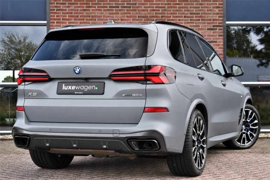 BMW X5 xDrive50e M-Sport Frozen-grey Pano Trekh Massage ACC 360 HUD 4WS Soft-close H/K