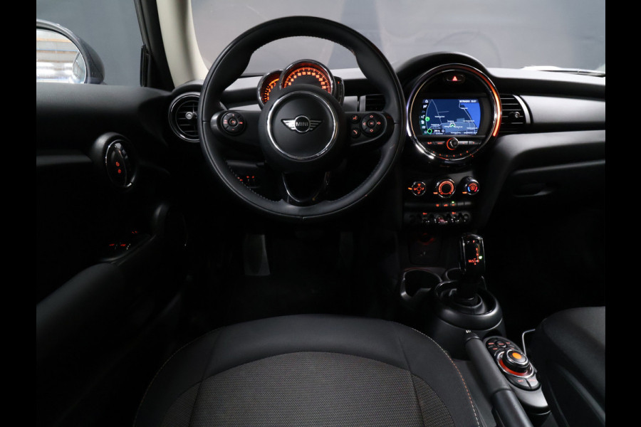 MINI 3-deurs 1.5 One Salt [APPLE CARPLAY, CRUISE CONTROL, SPORT STUUR LEDER, NAVIGATIE, AIRCO, START STOP SYSTEEM, MIDNIGHTBLACK METAAL LAK, ALARMKLASSE 3, NIEUWSTAAT]