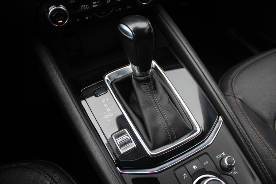 Mazda CX-5 2.0 SkyActiv-G 165 Business Comfort / Trekhaak / 360Camera / Head-up / Leder / Bose / Keyless / 19'' / Dodehoek / Navigatie / DAB / Stoelverwarming / Cruise Control