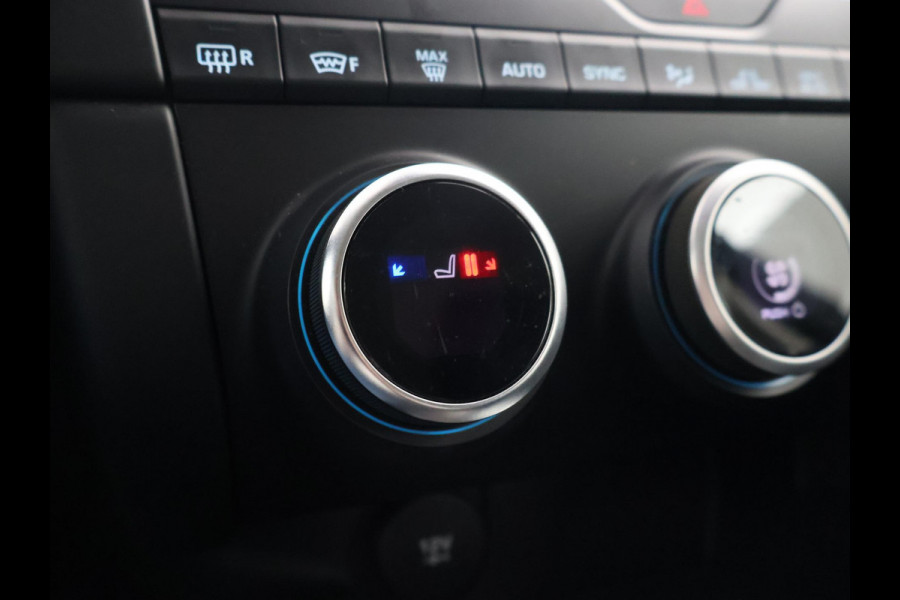 Jaguar E-Pace 2.0 P200 AWD S + CARPLAY | AFN. TREKHAAK | STANDKACHEL | LEDER | CAMERA