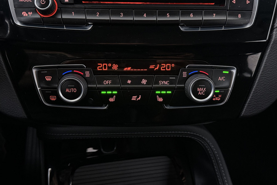BMW X1 sDrive18i High Executive (TREKHAAK, CAMERA, STOELVERWARMING, DEALER ONDERHOUDEN)