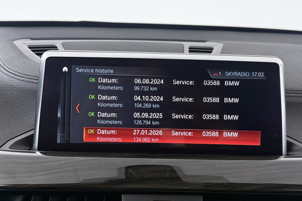 BMW X1 sDrive18i High Executive (TREKHAAK, CAMERA, STOELVERWARMING, DEALER ONDERHOUDEN)
