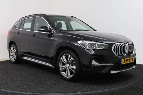 BMW X1 sDrive18i High Executive (TREKHAAK, CAMERA, STOELVERWARMING, DEALER ONDERHOUDEN)
