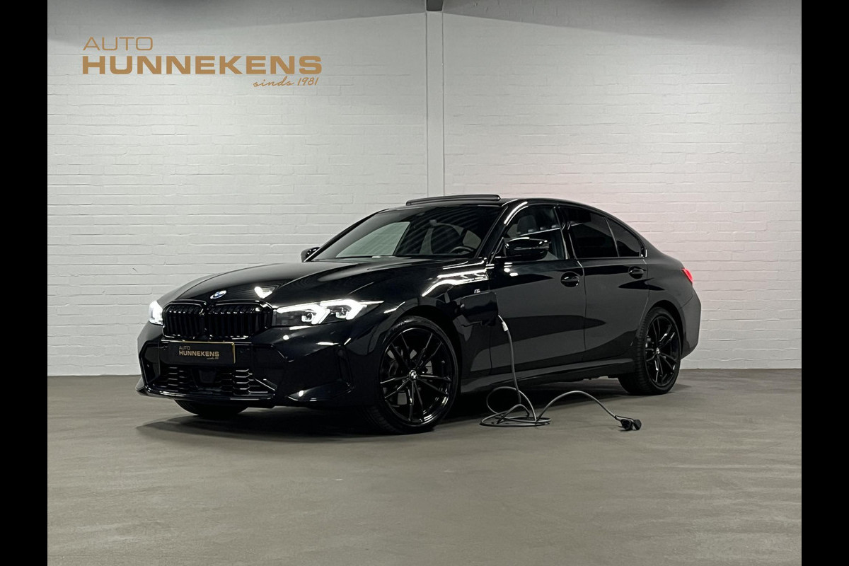 BMW 3-serie 330e SOH 95% | M Sport | Open dak | Adapt. cruise | Trekhaak | Head-up | Stoelverwarming | Sfeerverlichting | Carplay | Leder