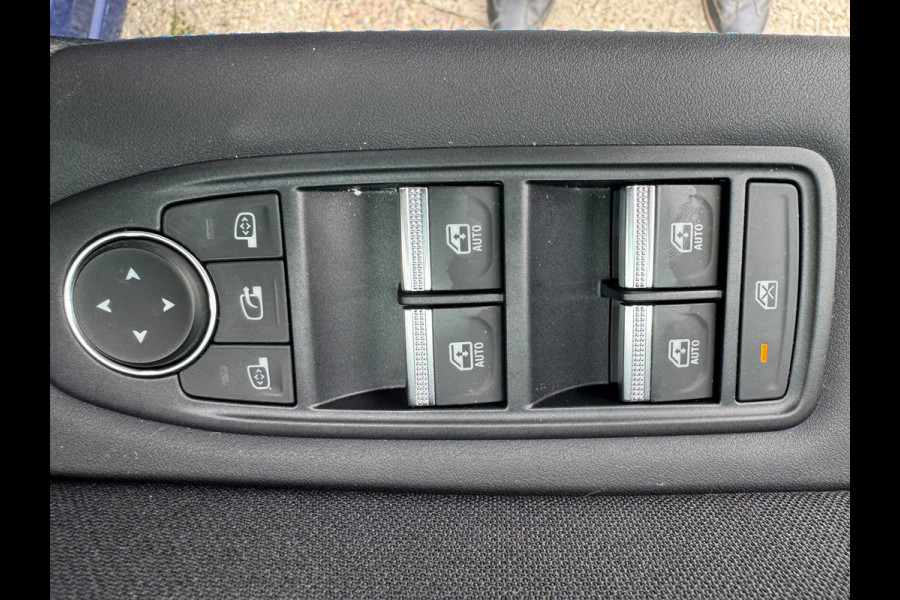 Renault Captur 1.6 E-Tech full hybrid 145 esprit Alpine Trekhaak / Harman/Kardon Sound / Winterpack