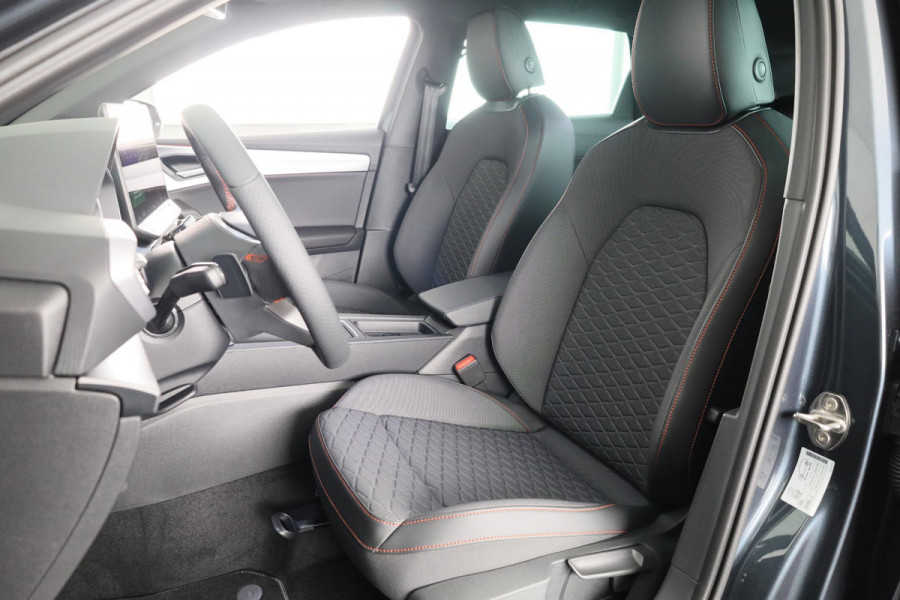 Seat Leon Sportstourer 1.5 TSI e-Hybrid FR PHEV First Edition 204pk | Verlengde garantie | Navigatie | Parkeersensoren | Achteruitrijcamera | Adaptieve cruise control |