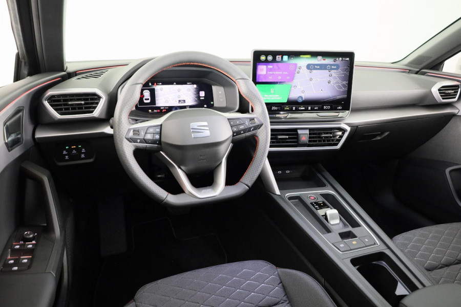 Seat Leon Sportstourer 1.5 TSI e-Hybrid FR PHEV First Edition 204pk | Verlengde garantie | Navigatie | Parkeersensoren | Achteruitrijcamera | Adaptieve cruise control |