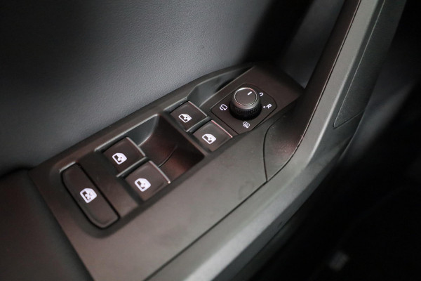 Seat Leon Sportstourer 1.5 TSI e-Hybrid FR PHEV First Edition 204pk | Verlengde garantie | Navigatie | Parkeersensoren | Achteruitrijcamera | Adaptieve cruise control |
