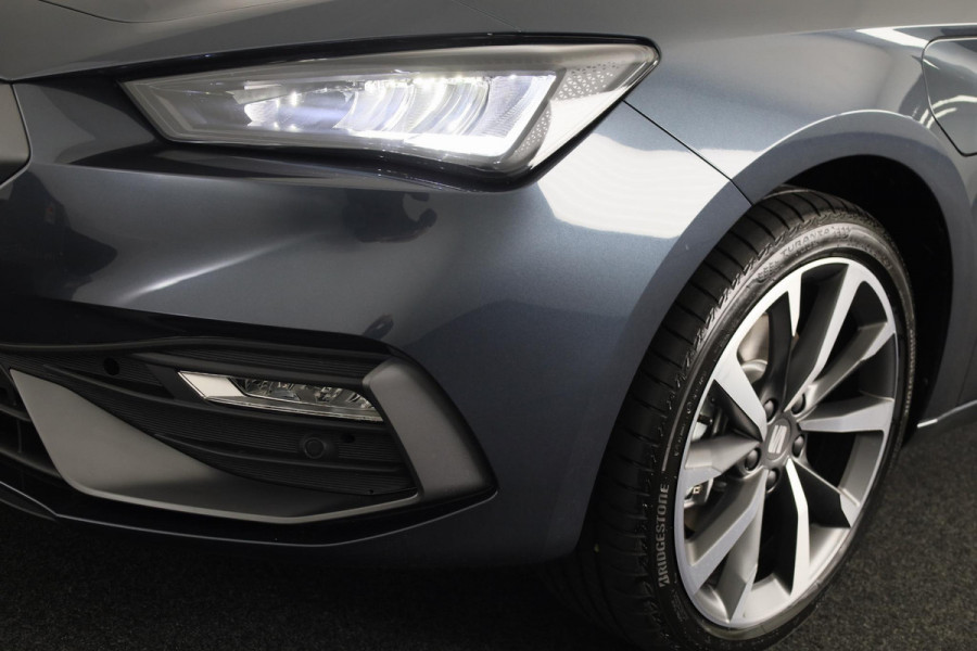 Seat Leon Sportstourer 1.5 TSI e-Hybrid FR PHEV First Edition 204pk | Verlengde garantie | Navigatie | Parkeersensoren | Achteruitrijcamera | Adaptieve cruise control |