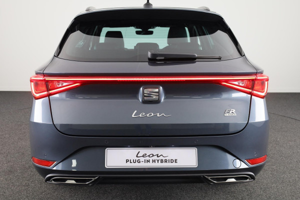 Seat Leon Sportstourer 1.5 TSI e-Hybrid FR PHEV First Edition 204pk | Verlengde garantie | Navigatie | Parkeersensoren | Achteruitrijcamera | Adaptieve cruise control |
