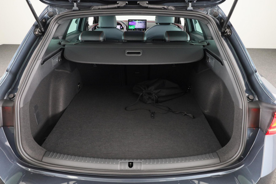 Seat Leon Sportstourer 1.5 TSI e-Hybrid FR PHEV First Edition 204pk | Verlengde garantie | Navigatie | Parkeersensoren | Achteruitrijcamera | Adaptieve cruise control |