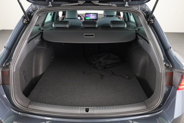 Seat Leon Sportstourer 1.5 TSI e-Hybrid FR PHEV First Edition 204pk | Verlengde garantie | Navigatie | Parkeersensoren | Achteruitrijcamera | Adaptieve cruise control |
