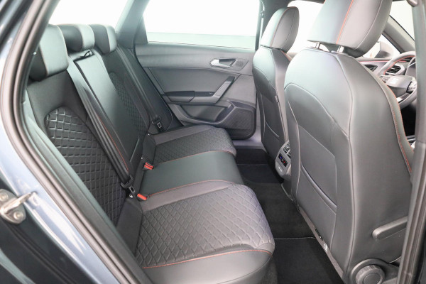 Seat Leon Sportstourer 1.5 TSI e-Hybrid FR PHEV First Edition 204pk | Verlengde garantie | Navigatie | Parkeersensoren | Achteruitrijcamera | Adaptieve cruise control |