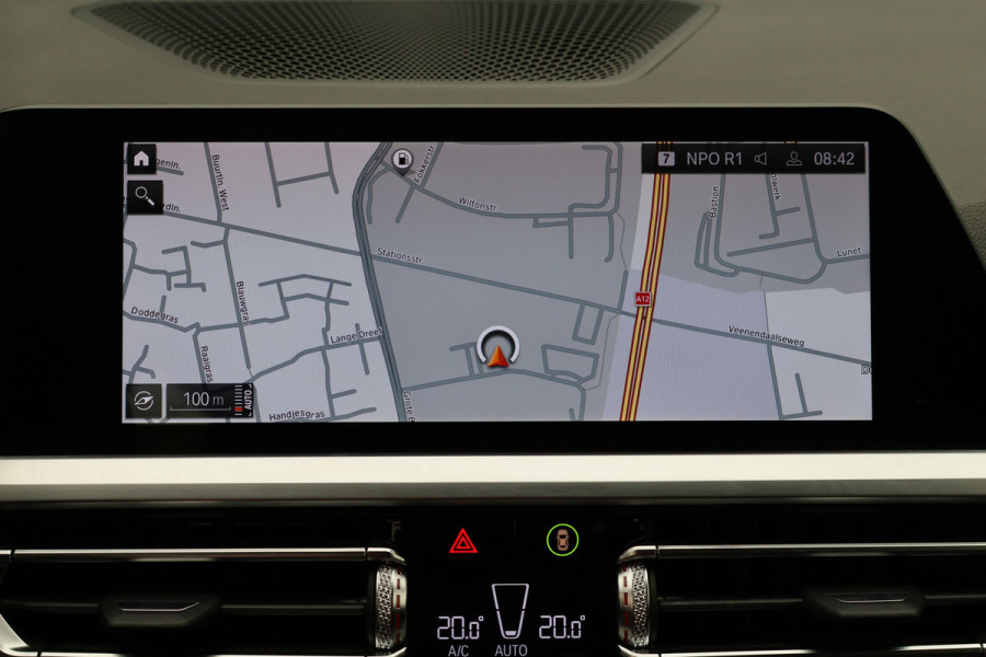 BMW 3-serie 320i Executive Edition Leder/Stof, Virtual, Cruise, Apple Carplay, LED, Climate, PDC, 19''