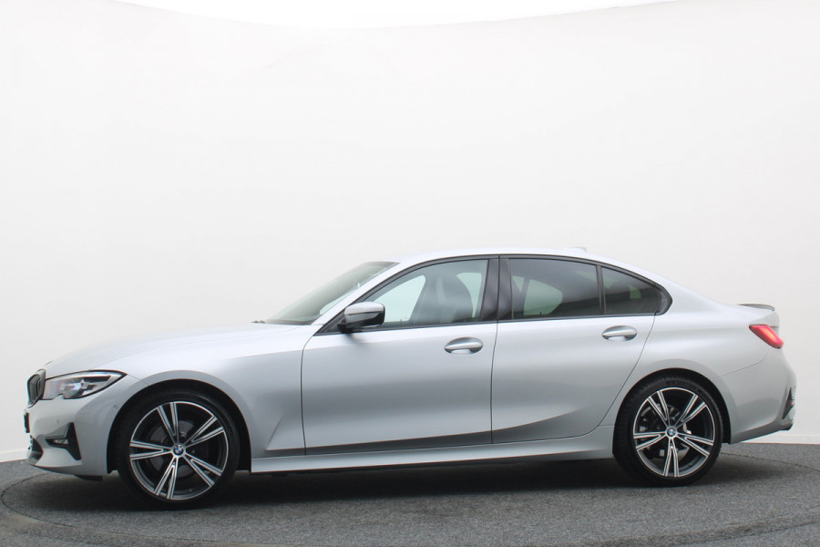 BMW 3-serie 320i Executive Edition Leder/Stof, Virtual, Cruise, Apple Carplay, LED, Climate, PDC, 19''