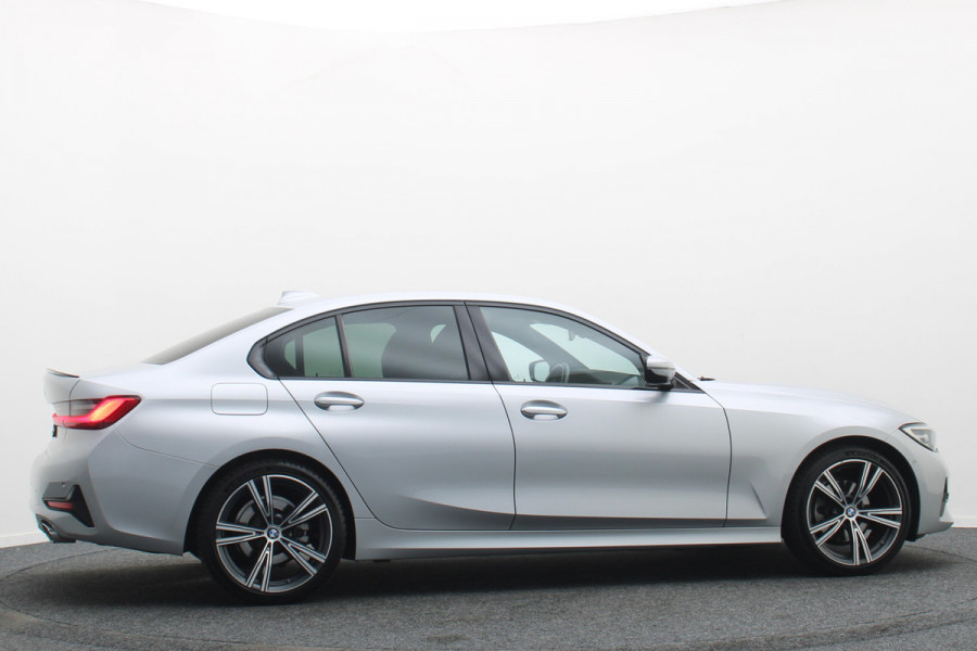 BMW 3-serie 320i Executive Edition Leder/Stof, Virtual, Cruise, Apple Carplay, LED, Climate, PDC, 19''