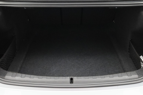 BMW 3-serie 320i Executive Edition Leder/Stof, Virtual, Cruise, Apple Carplay, LED, Climate, PDC, 19''