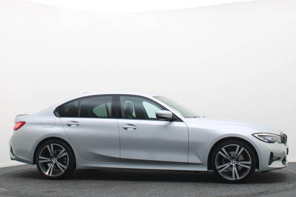 BMW 3-serie 320i Executive Edition Leder/Stof, Virtual, Cruise, Apple Carplay, LED, Climate, PDC, 19''
