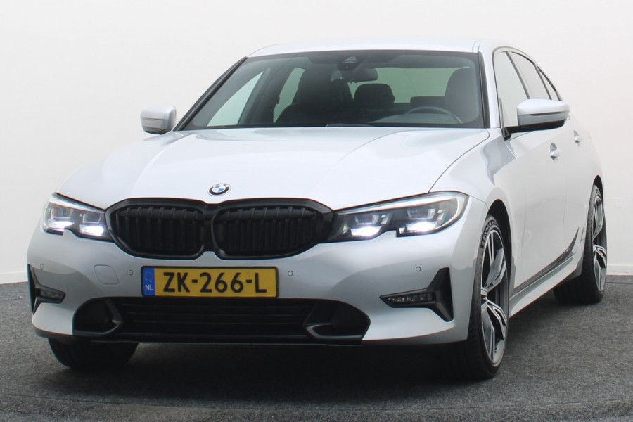 BMW 3-serie 320i Executive Edition Leder/Stof, Virtual, Cruise, Apple Carplay, LED, Climate, PDC, 19''