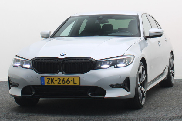 BMW 3-serie 320i Executive Edition Leder/Stof, Virtual, Cruise, Apple Carplay, LED, Climate, PDC, 19''