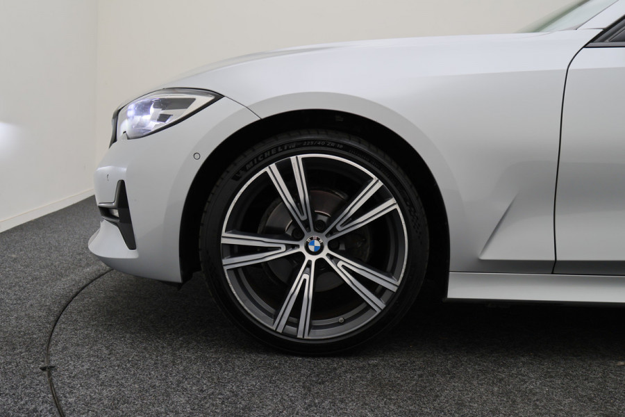 BMW 3-serie 320i Executive Edition Leder/Stof, Virtual, Cruise, Apple Carplay, LED, Climate, PDC, 19''