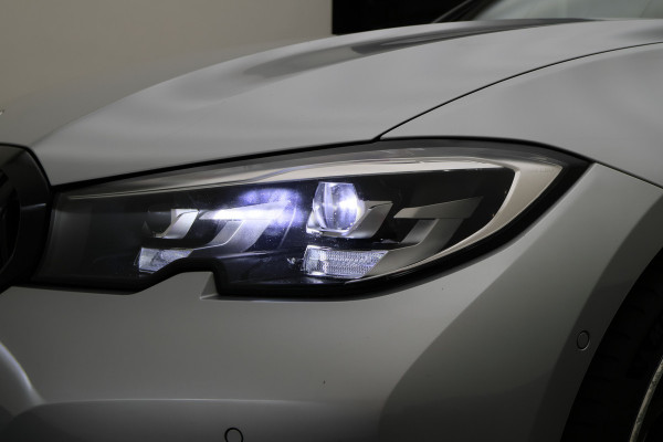 BMW 3-serie 320i Executive Edition Leder/Stof, Virtual, Cruise, Apple Carplay, LED, Climate, PDC, 19''