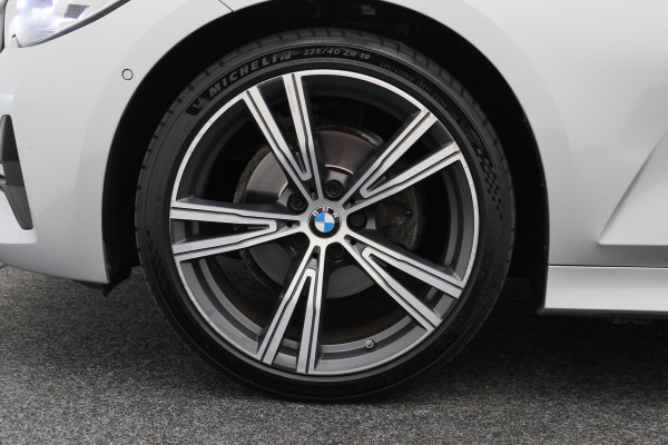 BMW 3-serie 320i Executive Edition Leder/Stof, Virtual, Cruise, Apple Carplay, LED, Climate, PDC, 19''