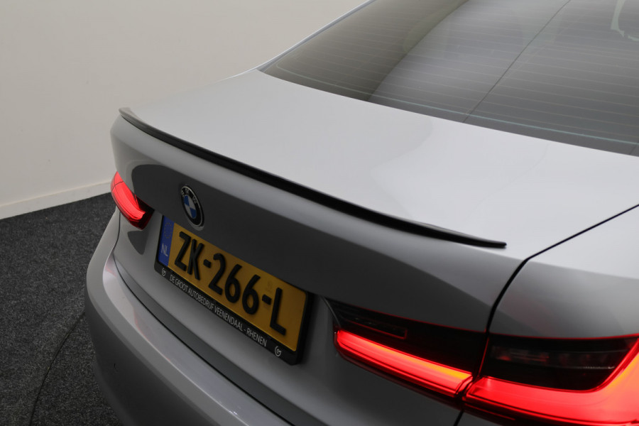 BMW 3-serie 320i Executive Edition Leder/Stof, Virtual, Cruise, Apple Carplay, LED, Climate, PDC, 19''