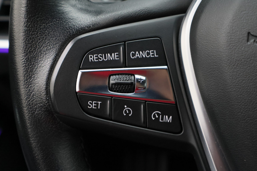 BMW 3-serie 320i Executive Edition Leder/Stof, Virtual, Cruise, Apple Carplay, LED, Climate, PDC, 19''