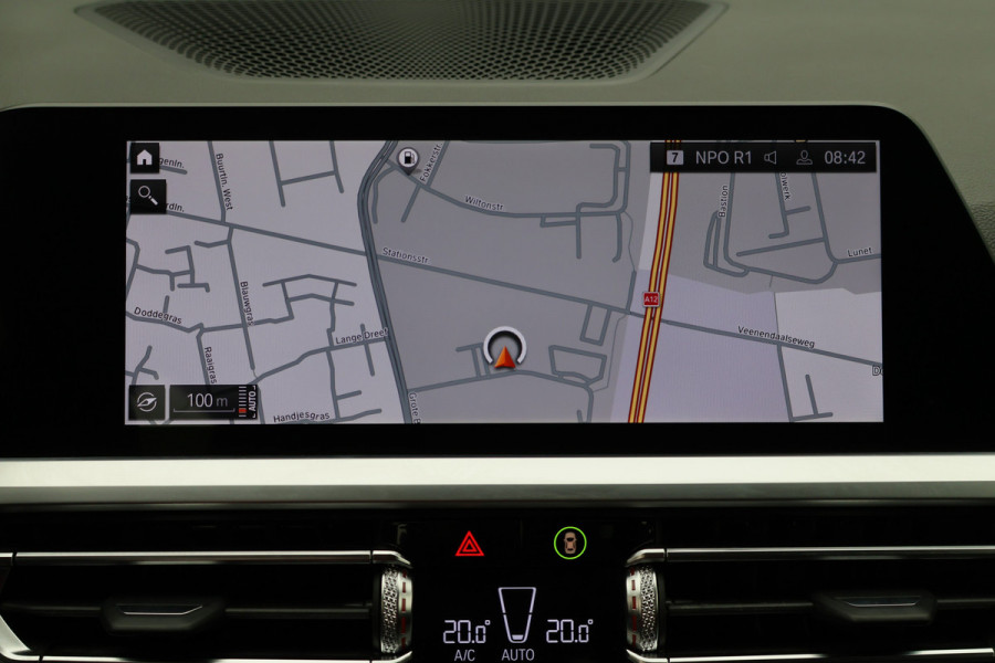 BMW 3-serie 320i Executive Edition Leder/Stof, Virtual, Cruise, Apple Carplay, LED, Climate, PDC, 19''