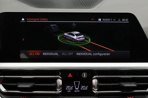 BMW 3-serie 320i Executive Edition Leder/Stof, Virtual, Cruise, Apple Carplay, LED, Climate, PDC, 19''