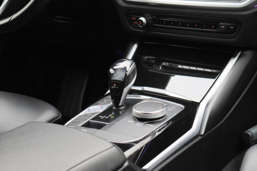 BMW 3-serie 320i Executive Edition Leder/Stof, Virtual, Cruise, Apple Carplay, LED, Climate, PDC, 19''